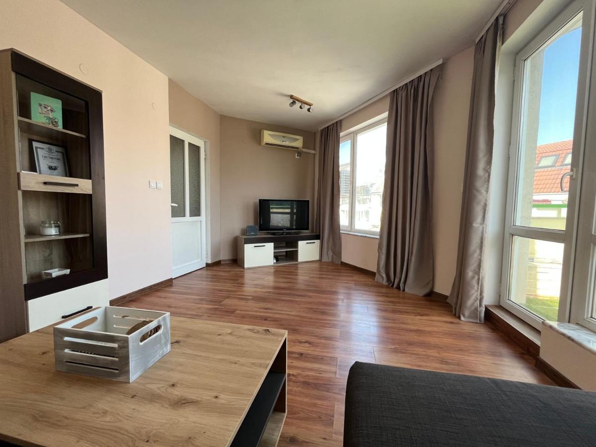 Apartment Happy Holiday 2 Burgas Bagian luar foto
